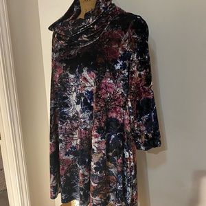 Chelsea and Theodore velvet swing top with cowl neck M